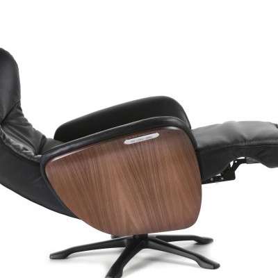 Aviora  reclainer chair
