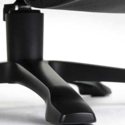 Aviora  reclainer chair